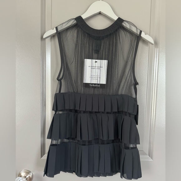 (🆕) Vera Wang Sheer Tiered Top 🖤 - Picture 4 of 7
